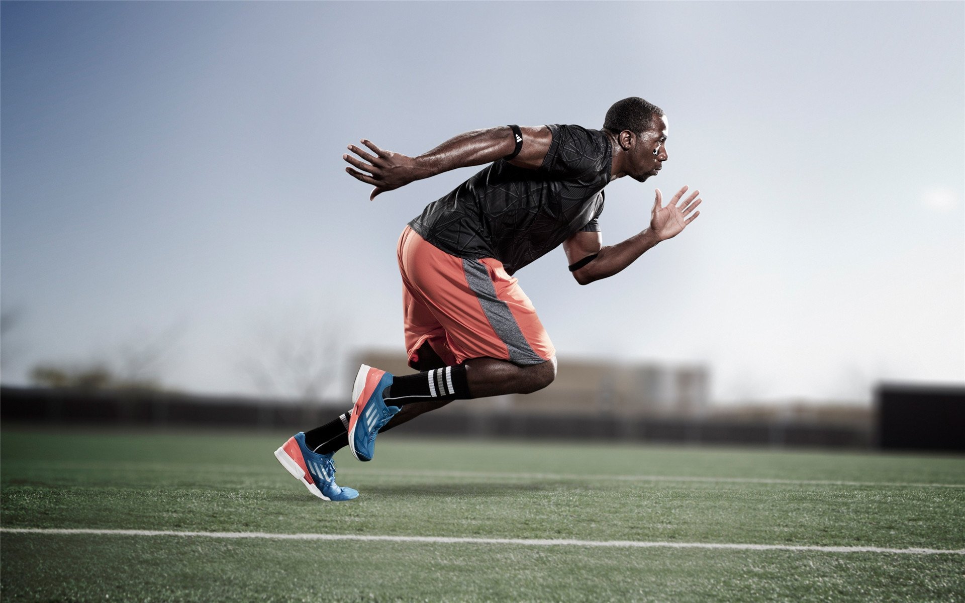 爱游戏数字体验-法甲球队在不同战术阵型下的运动负荷分布模拟与实证分析